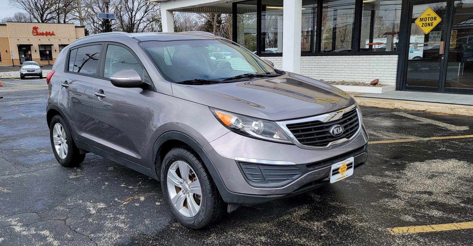 2013 Gray /Black Kia Sportage LX FWD (KNDPB3A22D7) with an 2.4 Liter engine, 6-Speed Automatic transmission, located at 341 N White Horse Pike, Lawnside, NJ, 08045, (856) 262-9500, 39.855621, -75.027451 - Photo#0